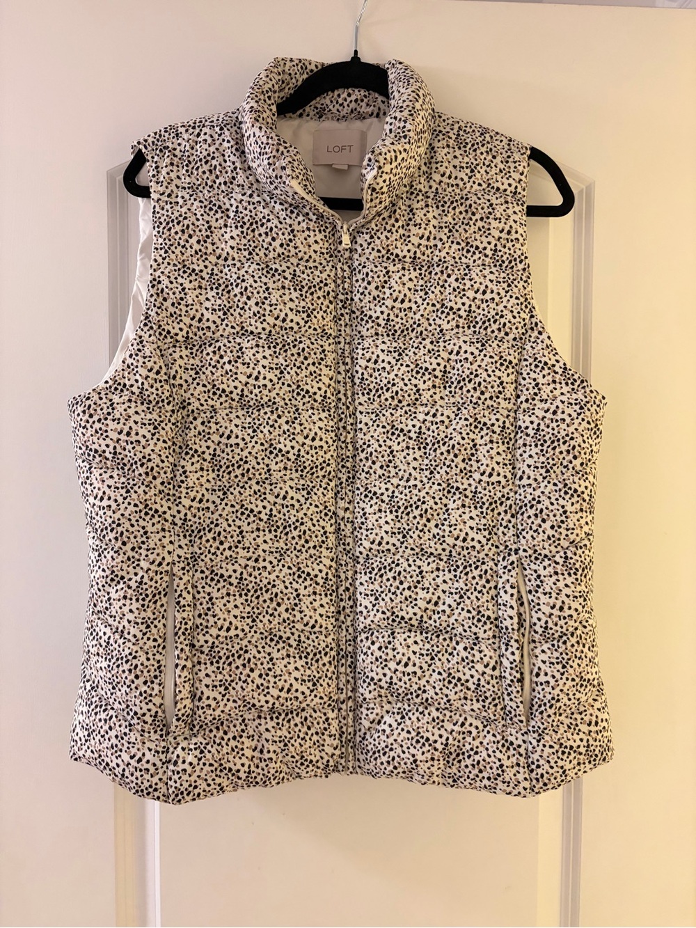 LOFT Cream Vest with Black Speckle Print Size L